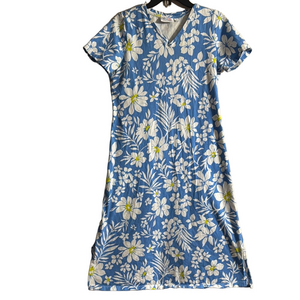 Elegant Blue Midi Dress with Floral Pattern and Sleeveless Design
